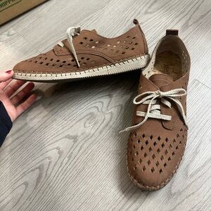 Joseph Seibel Women’s Lace-Up Brown Leather Flats